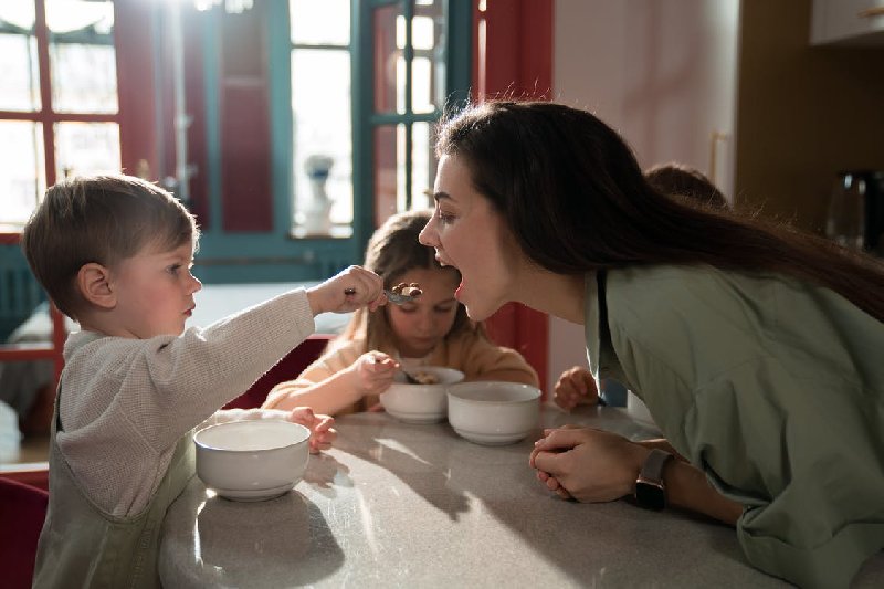 Jak przekonać niejadka do jedzenia?