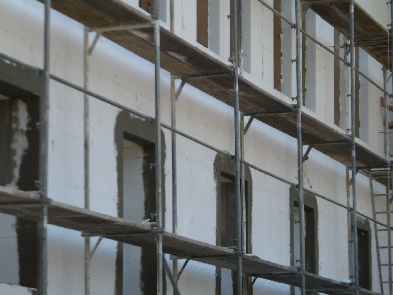 Jak wybrać dobrą firmę budowlaną?